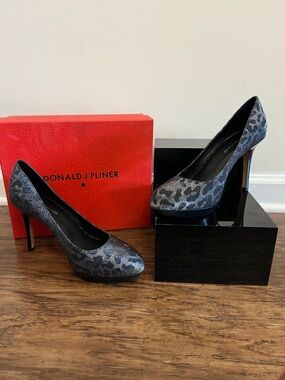Donald J. Pliner Black and Metallic Grey Leopard Print High Heel Pumps